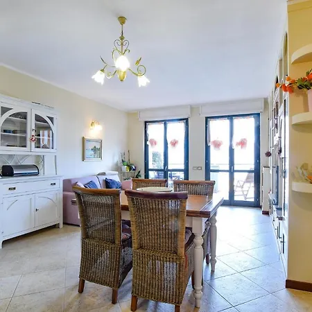 Helios Apartment *