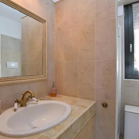 Helios Apartment
